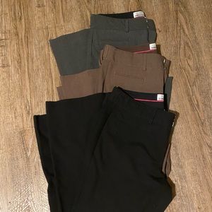 Old Navy Lot-4 pairs of pants